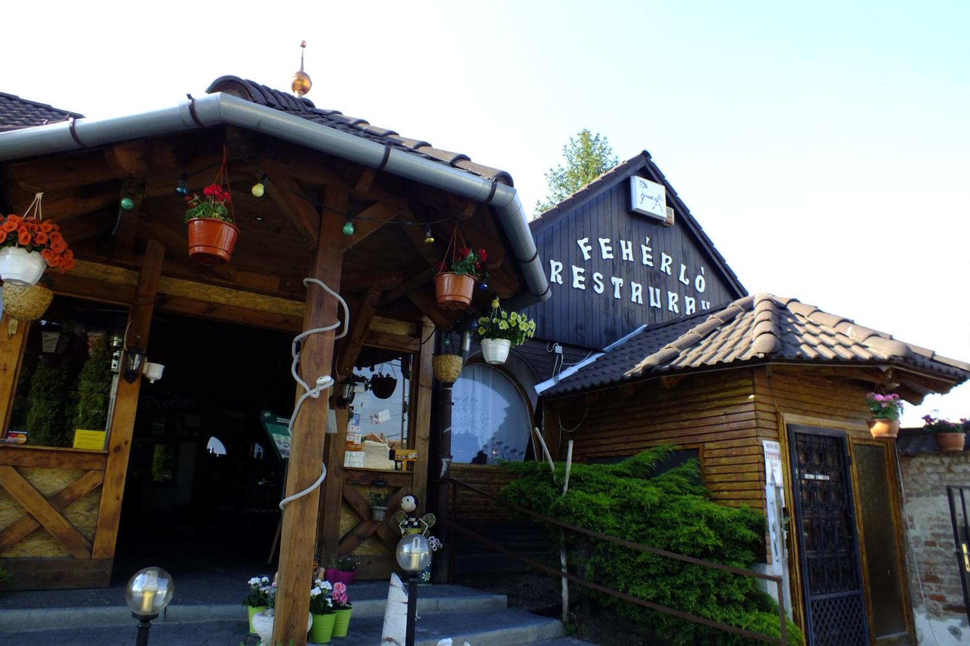 Feherlo Vendeghaz & Restaurant Bük Exteriör bild