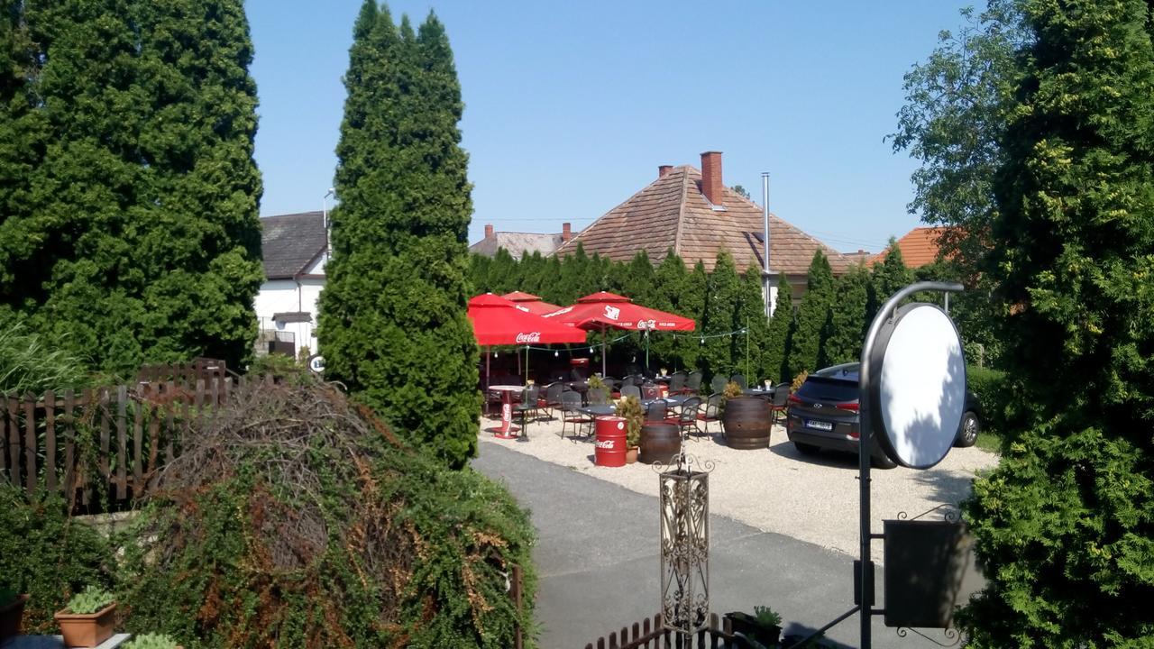 Feherlo Vendeghaz & Restaurant Bük Exteriör bild