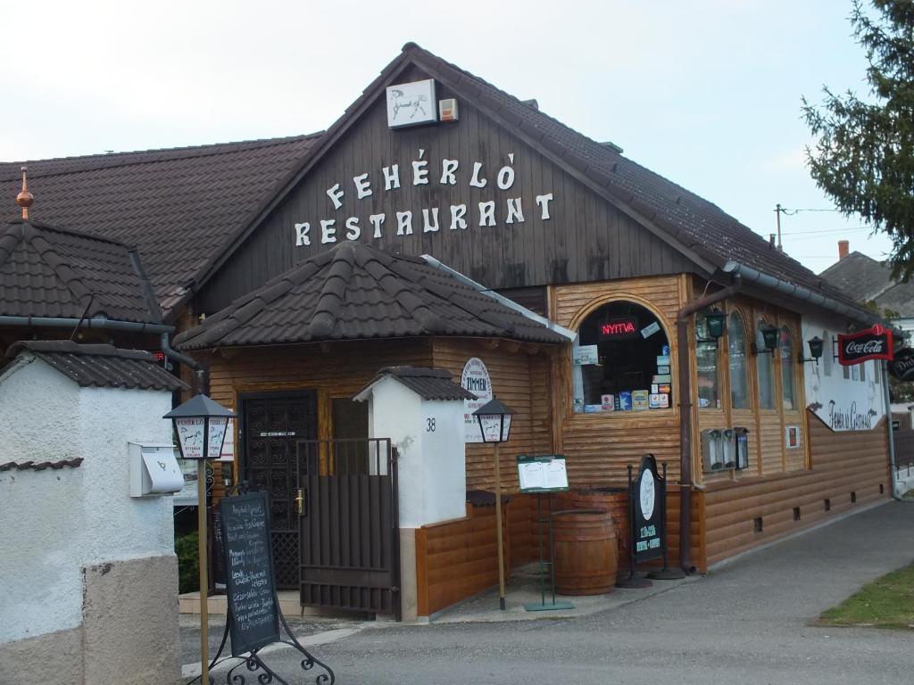 Feherlo Vendeghaz & Restaurant Bük Exteriör bild