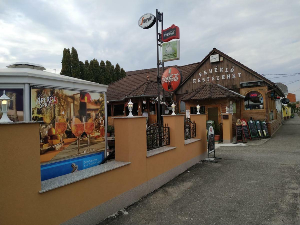 Feherlo Vendeghaz & Restaurant Bük Exteriör bild