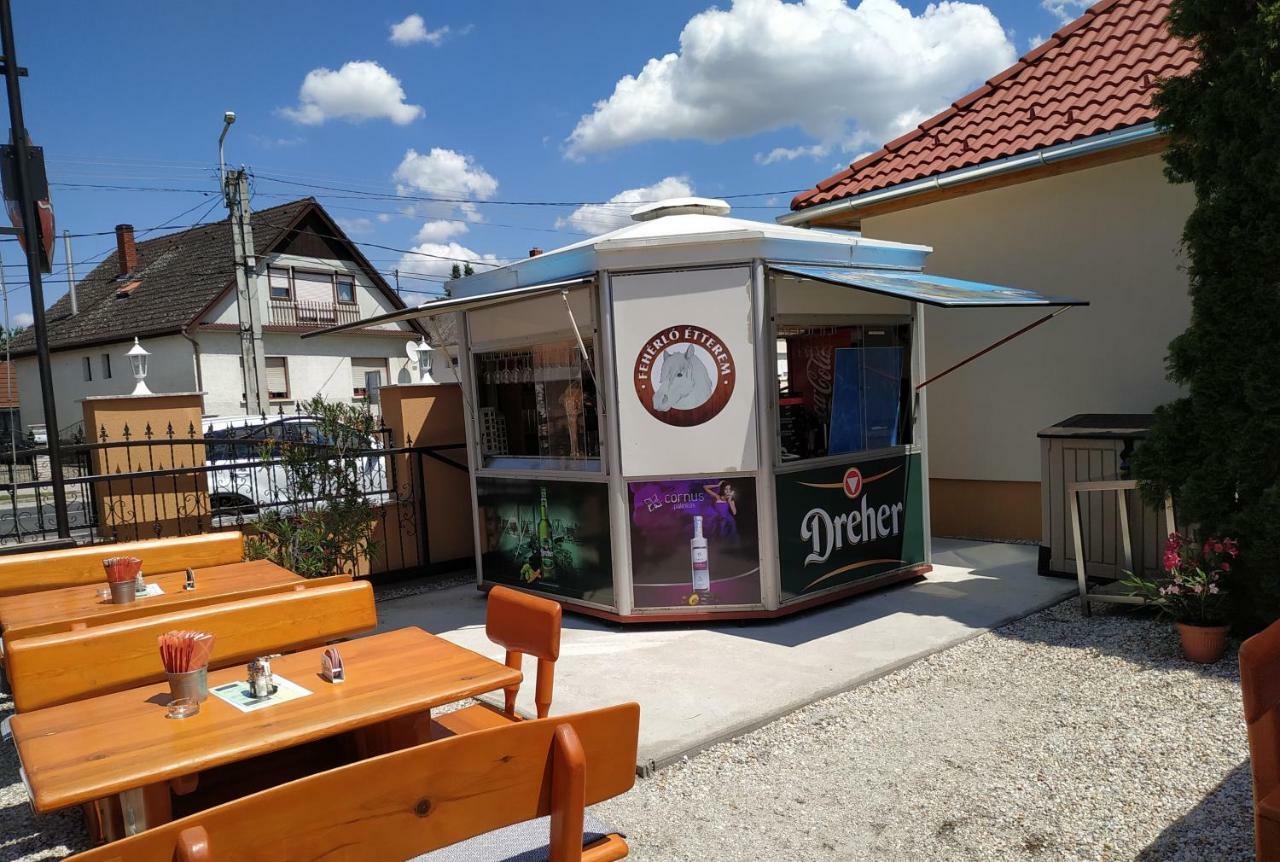 Feherlo Vendeghaz & Restaurant Bük Exteriör bild